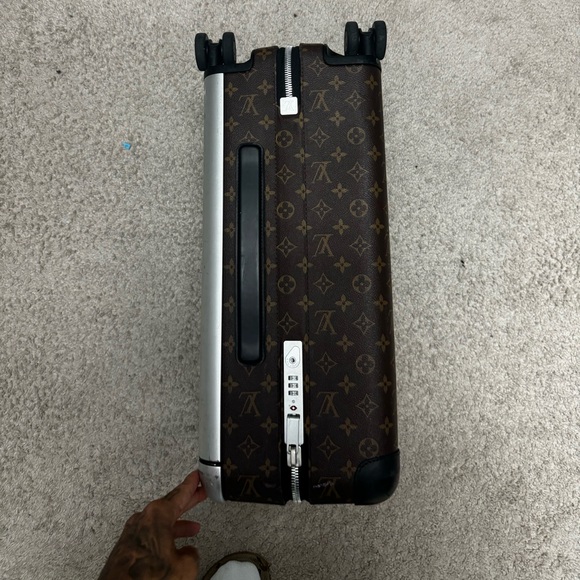 Louis Vuitton suitcase 8.5/10 condition - Picture 1 of 4